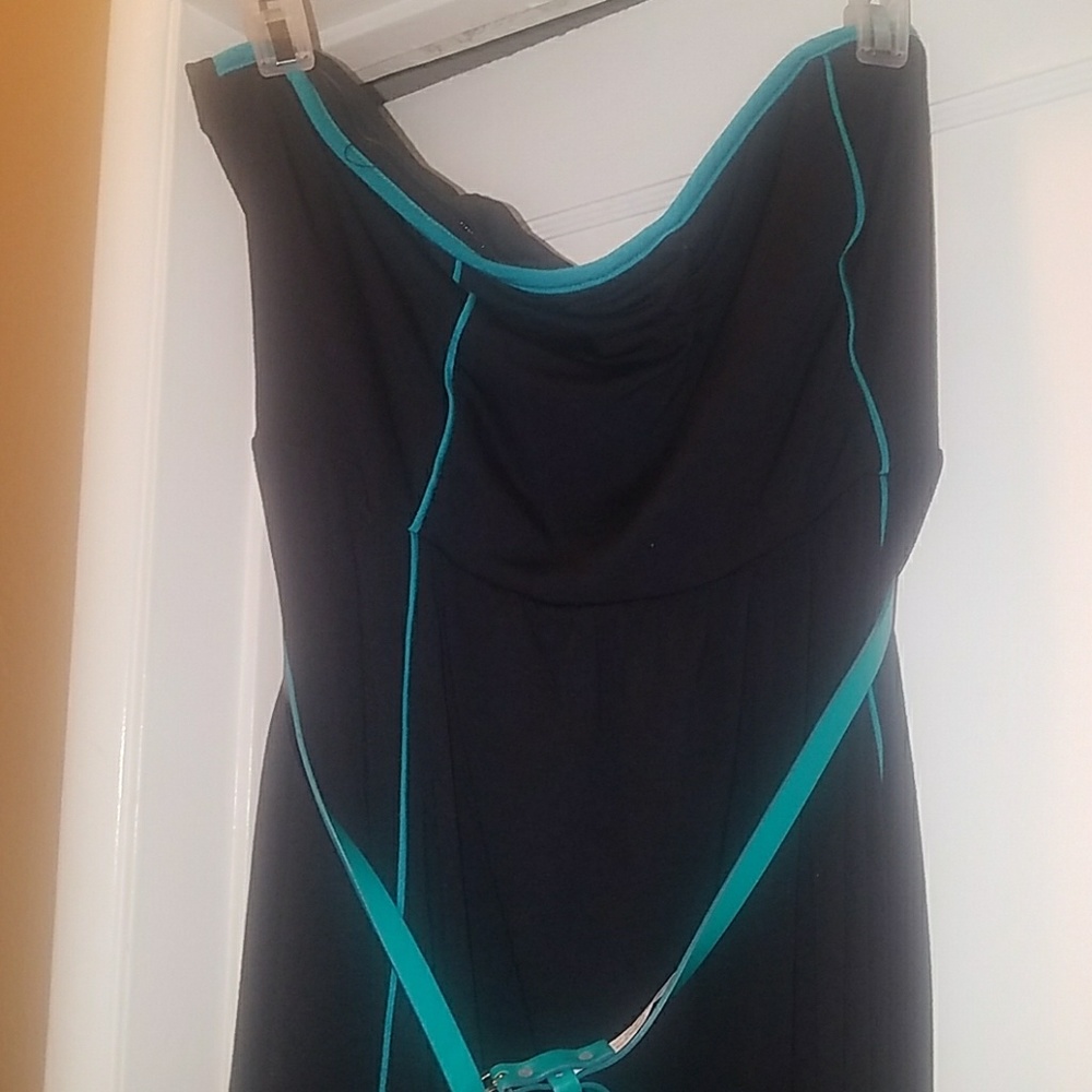 Dress - Picture 2 of 3